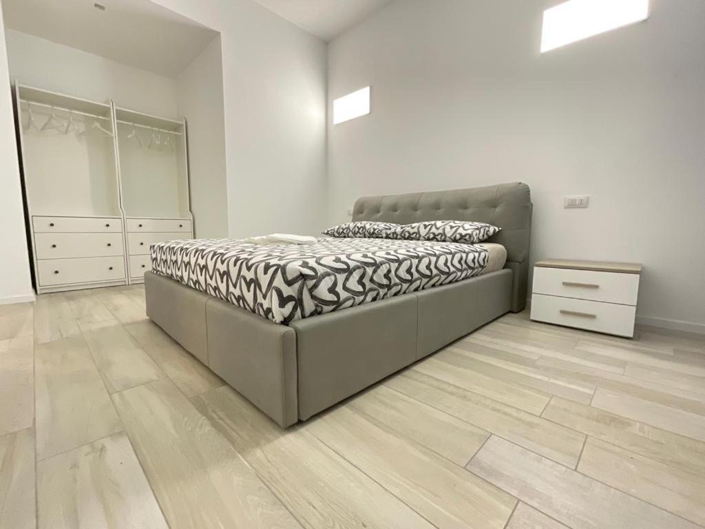 New In Central Milán